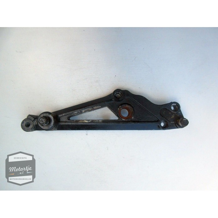 Kawasaki GT550 schetsplaat rechts / rechter voetsteunhouder / voetsteun houder / voet step steun / voetstep Kawasaki GT550 schetsplaat rechts / rechter voetsteunhouder / voetsteun houder / voet step steun / voetstep